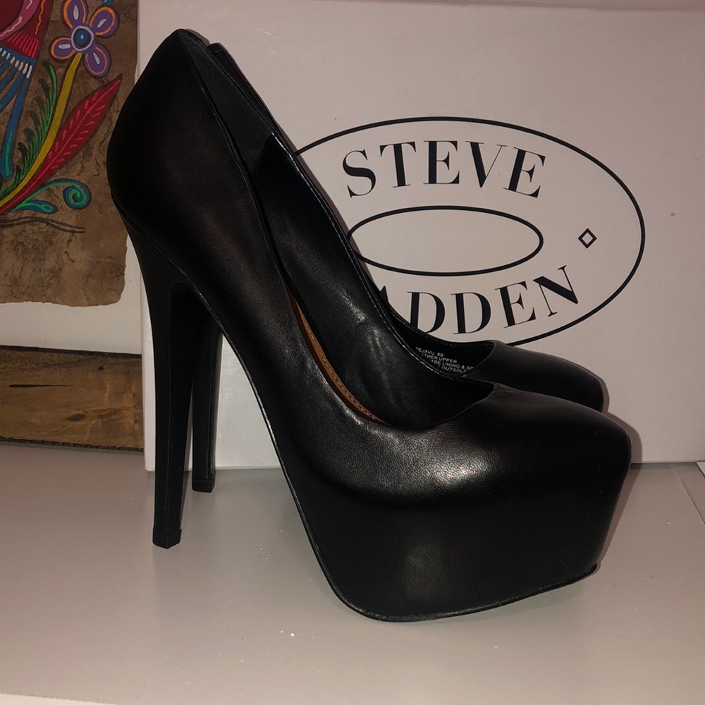 Steve Madden Dejavú black pumps